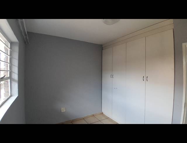 2 BEDROOM APARTMENT FOR SALE IN KEMPTON PARK CENTRAL